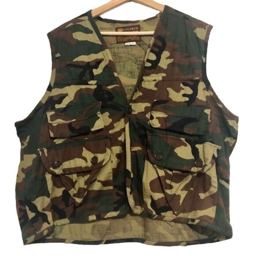 CALIBER Camo Hunting Fishing Vest Size Large